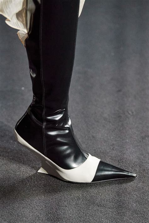 boots thierry mugler.